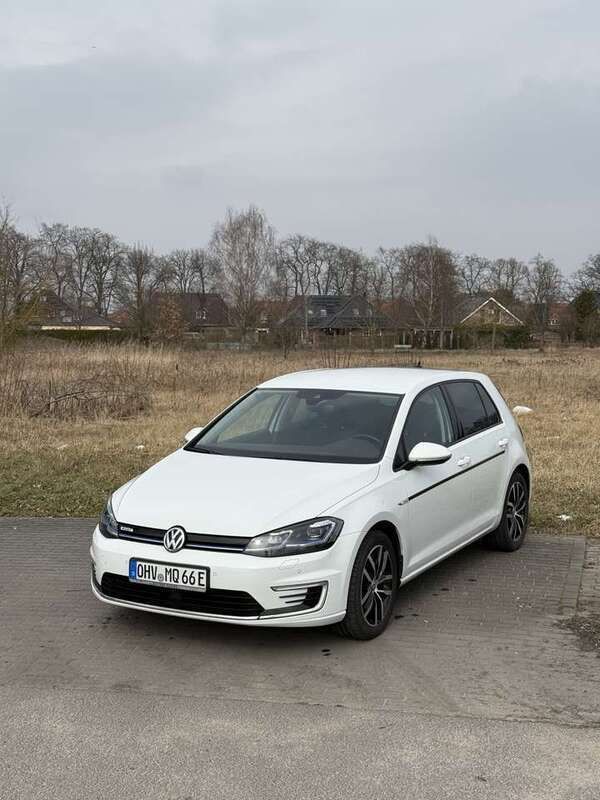 Weiß Gebraucht 2020 VW e-Golf Comfortline Kleinwagen | 14.500 € (Fairer Preis) - Bild 1/4