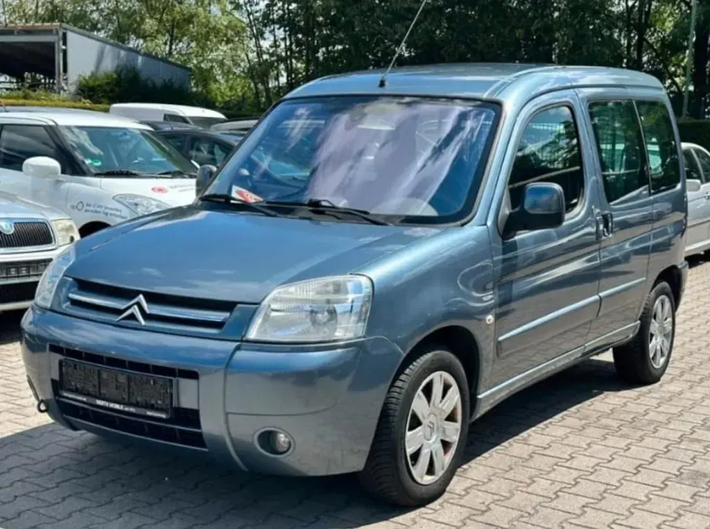 Gebraucht Citroën Berlingo 92 PS (67 kW) 2008 Blau Van / Kleinbus