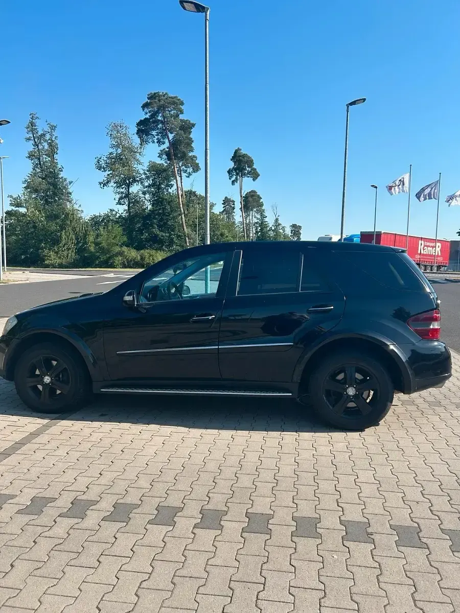 Gebraucht Mercedes ML420 306 PS (225 kW) 2007 Schwarz SUV