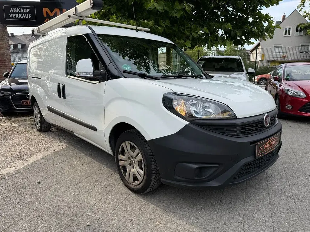Gebraucht Fiat Doblò Basis 95 PS (69 kW) 2019 Weiß Van / Kleinbus