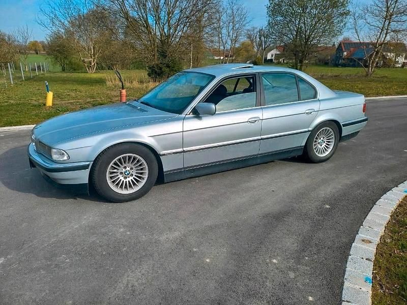 Second-hand BMW 728 192 CP (141 kW) 1997 Argintiu Berlinǎ