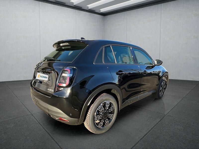 Neu Fiat 600 110 PS (80 kW) 2025 Schwarz SUV