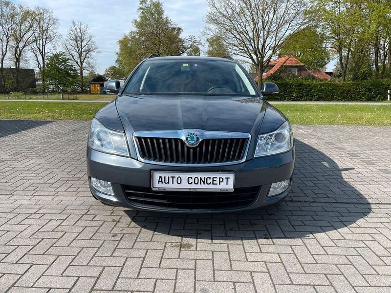 Gebraucht Skoda Octavia 160 PS (117 kW) 2011 Grau Kombi