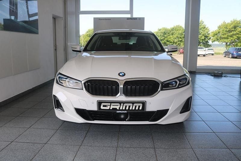 Gebraucht BMW 320 Performance 184 PS (135 kW) 2024 Alpinweiss iii Limousine