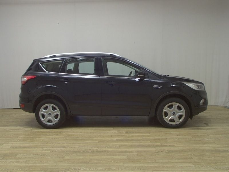 Schwarz Gebraucht 2019 Ford Kuga Cool & Connect SUV | 15.480 € (Superpreis) - Bild 1/4