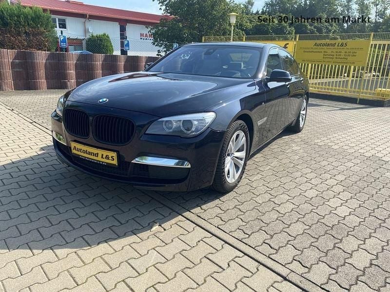 Schwarz Gebraucht 2014 BMW 750 M Sport Limousine | 17.490 € (Guter Preis) - Bild 1/4