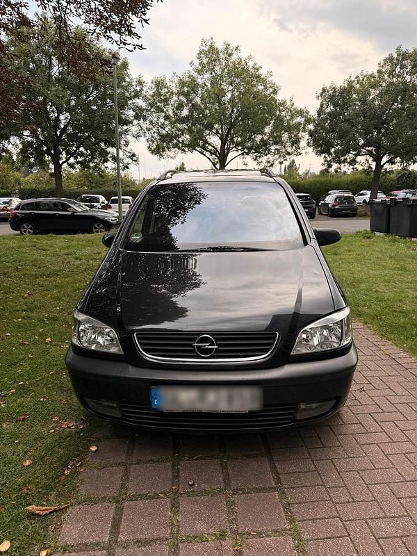 Schwarz Gebraucht 2000 Opel Zafira Van / Kleinbus | 2.100 € (Teuer) - Bild 1/4