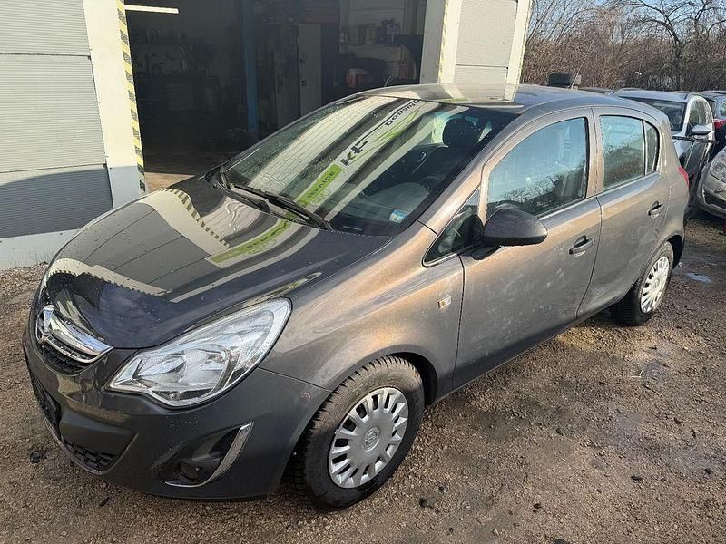 Grau Gebraucht 2013 Opel Corsa Active Limousine | 4.800 € (Fairer Preis) - Bild 1/4