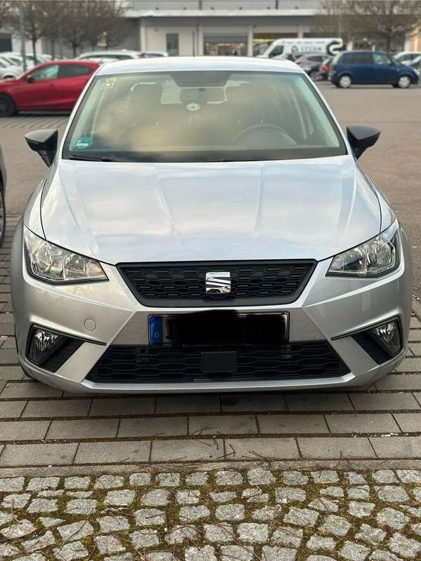 Grau Gebraucht 2021 Seat Ibiza Reference Kleinwagen | 13.000 € (Superpreis) - Bild 1/4