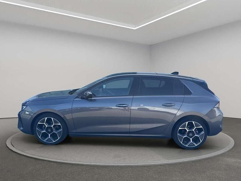 Gebraucht Opel Astra Ultimate 131 PS (96 kW) 2024 Grau/typ aussenverkleidung me Limousine