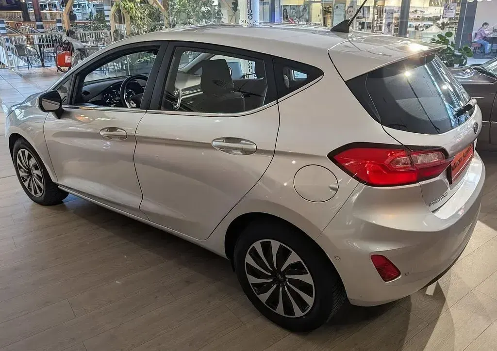 Gebraucht Ford Fiesta Titanium 125 PS (91 kW) 2023 Silber Kleinwagen