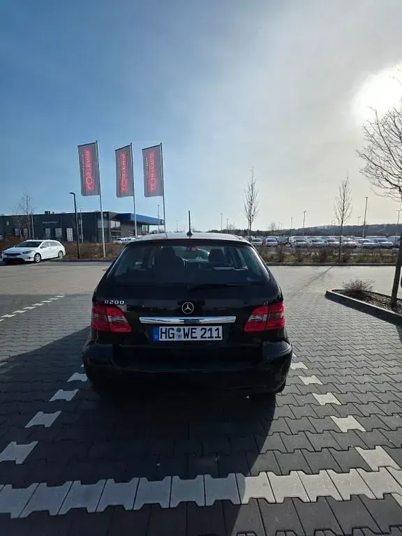 Gebraucht Mercedes B200 136 PS (100 kW) 2010 Schwarz Van / Kleinbus