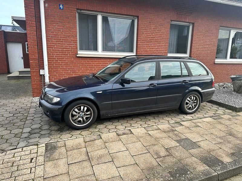 Gebraucht BMW 320 150 PS (110 kW) 2002 Blau Kombi