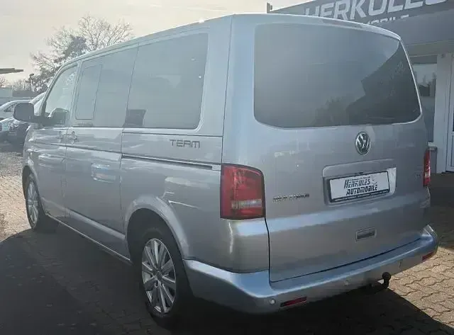Usata VW Multivan 140 CV (102 kW) 2011 Argento Monovolume