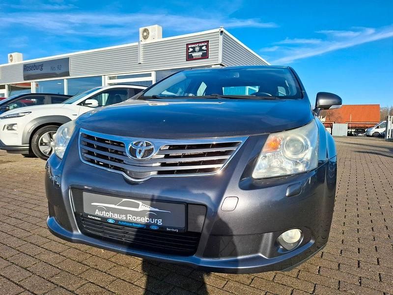 Grau Gebraucht 2010 Toyota Avensis Limousine | 9.990 € (Teuer) - Bild 1/4