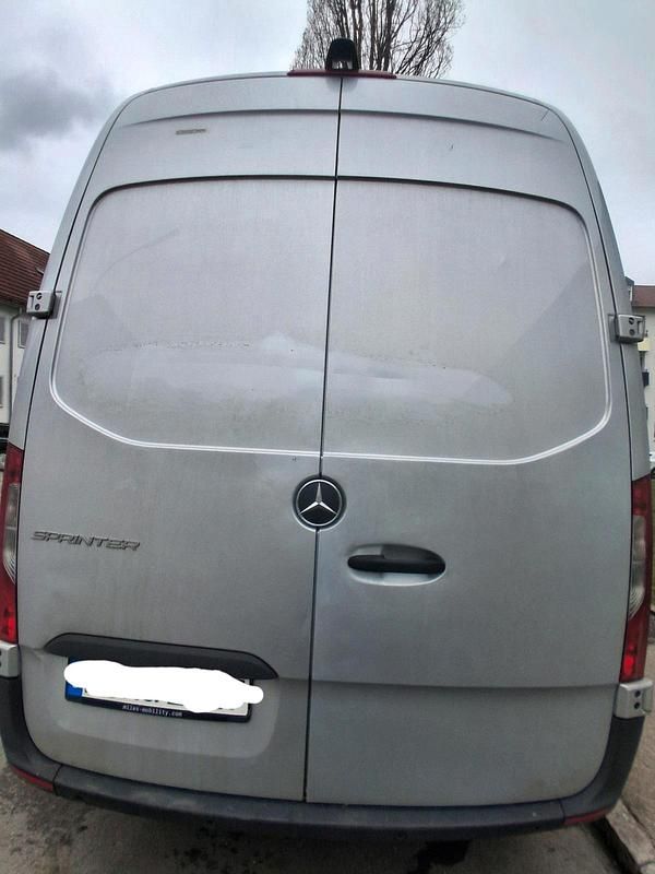Gebraucht Mercedes Sprinter 143 PS (105 kW) 2021 Silber Van