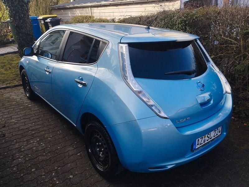 Gebraucht Nissan Leaf Acenta 80 kW (109 PS) 2015 Blau Kleinwagen