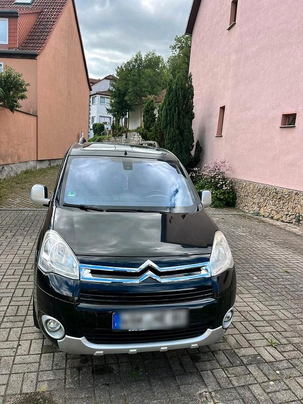 Schwarz Gebraucht 2011 Citroën Berlingo Van / Kleinbus | 7.000 € - Bild 1/4