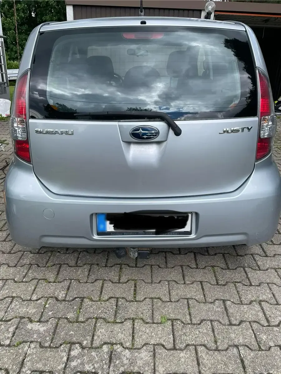 Gebraucht Subaru Justy 69 PS (50 kW) 2009 Silber Kleinwagen