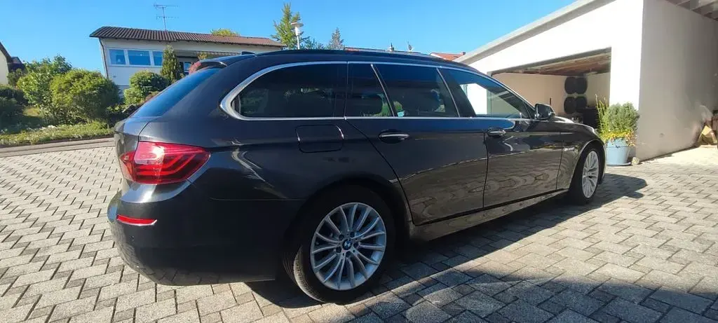 Gebraucht BMW 525 Luxury Line 218 PS (160 kW) 2016 Grau Kombi