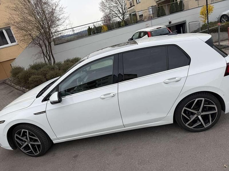 Gebraucht VW Golf VII Style 150 PS (110 kW) 2020 Weiß Kleinwagen