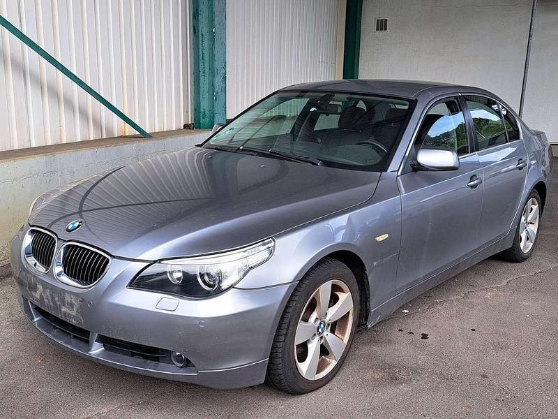 Gebraucht BMW 525 218 PS (160 kW) 2007 Silbergrau metallic Limousine