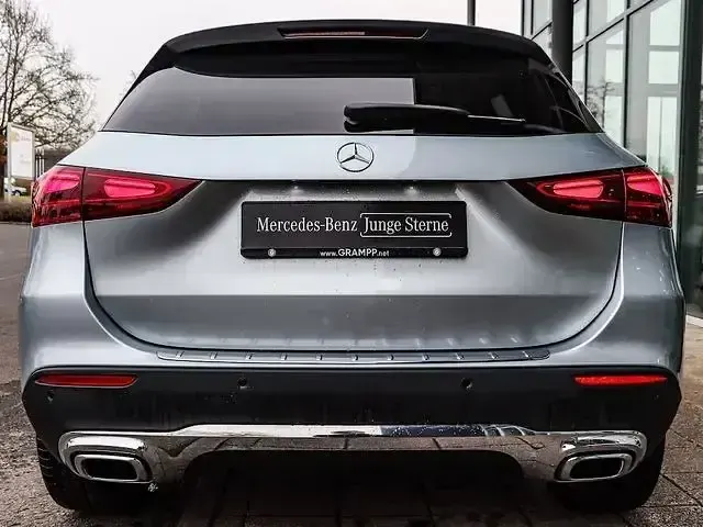 Gebraucht Mercedes GLA180 Progressive 136 PS (100 kW) 2024 Silber SUV