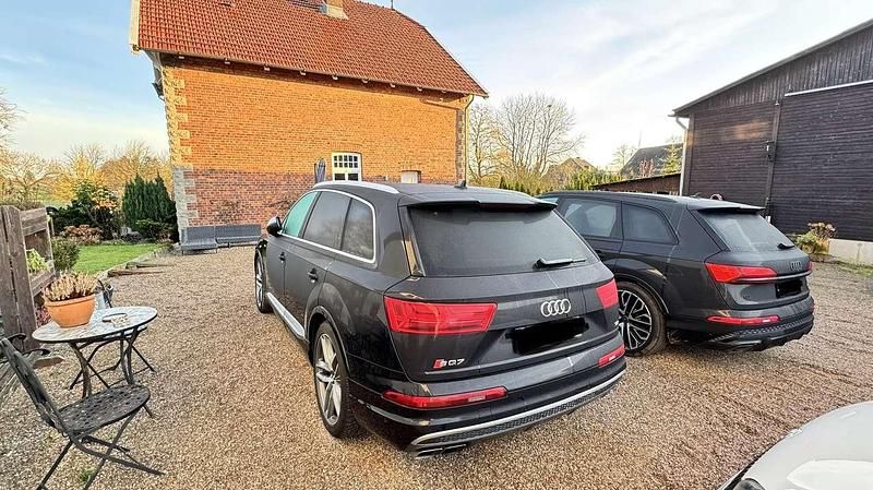 Gebraucht Audi SQ7 435 PS (319 kW) 2016 Schwarz SUV