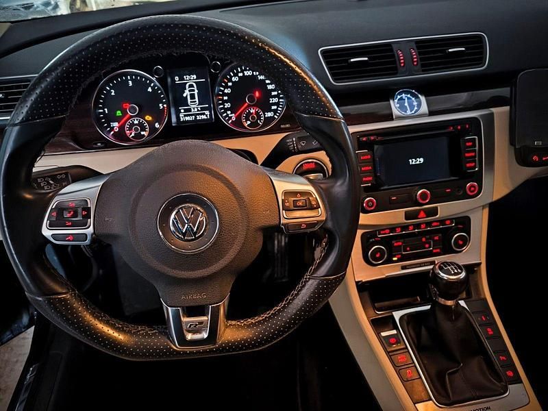 Gebraucht VW Passat R-line 140 PS (102 kW) 2011 Schwarz Coupé
