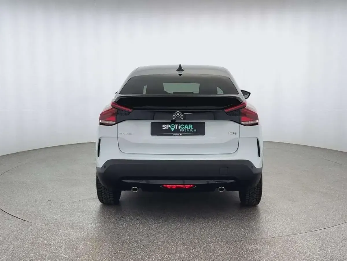 Gebraucht Citroën C4 PureTech 131 PS (96 kW) 2024 Lackierung okenitweiss/typ au SUV