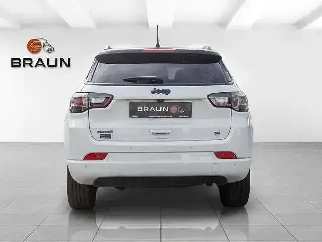 Gebraucht Jeep Compass 241 PS (177 kW) 2022 Alpine white/dach schwarz SUV