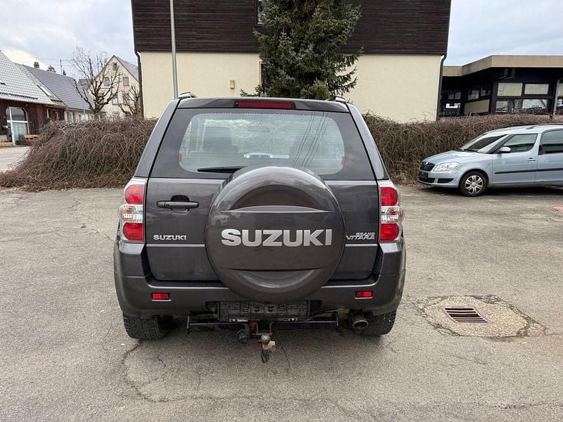 Gebraucht Suzuki Grand Vitara 166 PS (122 kW) 2010 Grau SUV