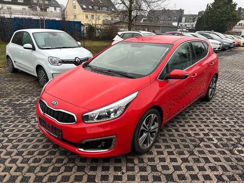 Gebraucht Kia Ceed Vision 135 PS (99 kW) 2016 Rot Kleinwagen