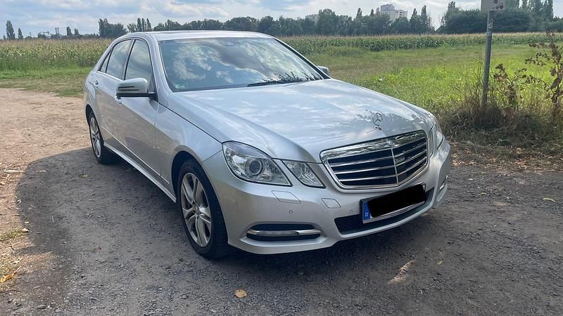Gebraucht Mercedes E350 265 PS (194 kW) 2012 Silber Limousine