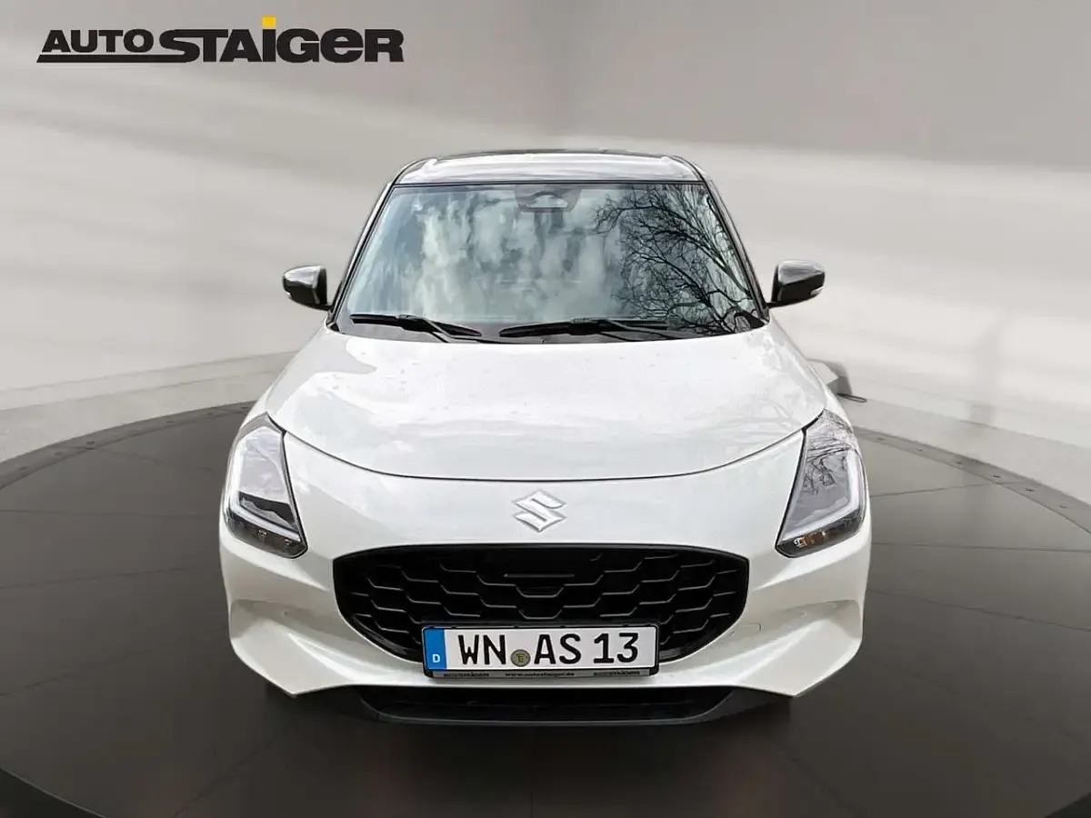 Gebraucht Suzuki Swift Comfort+ 83 PS (61 kW) 2026 Pure white pearl Kleinwagen
