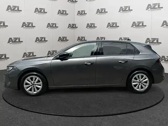 Używany Opel Astra Elegance 131 KM (96 kW) 2023 Szary Sedan/Limuzyna