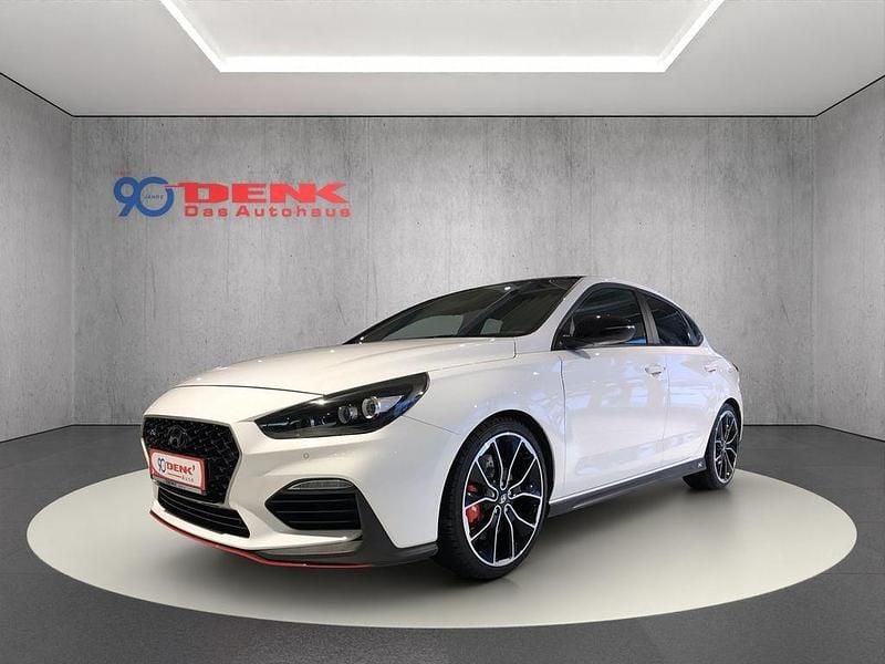 Weiß Gebraucht 2020 Hyundai i30 N Performance Limousine | 22.990 € (Guter Preis) - Bild 1/4