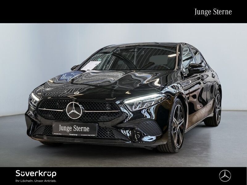 Schwarz Gebraucht 2024 Mercedes A200 Progressive Kleinwagen | 31.120 € (Fairer Preis) - Bild 1/4