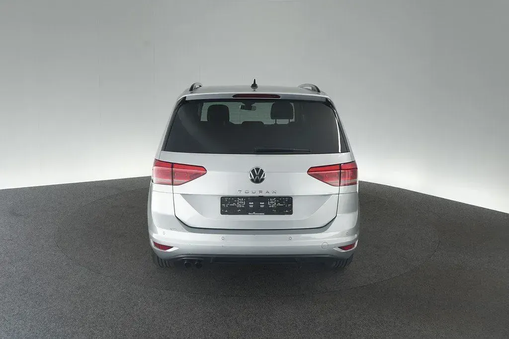 Gebraucht VW Touran Comfortline 150 PS (110 kW) 2023 Reflexsilber metallic Van / Kleinbus