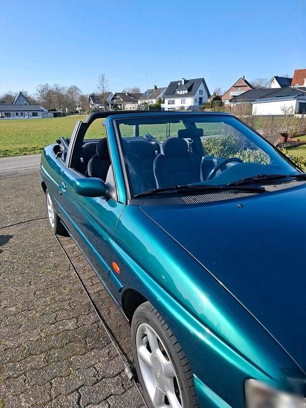 Gebraucht Ford Escort Cabriolet 90 PS (66 kW) 1995 Grün Cabrio