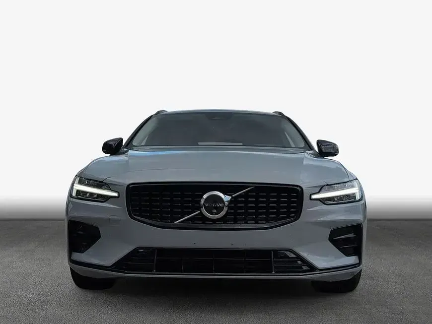 Gebraucht Volvo V60 Plus 197 PS (144 kW) 2025 Vapour grey metallic Kombi