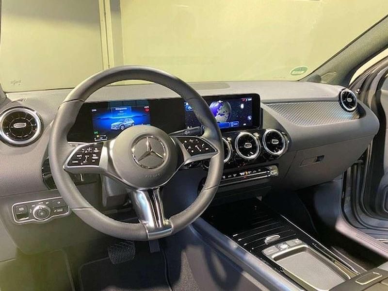 Gebraucht Mercedes GLA200 Progressive 150 PS (110 kW) 2025 Grau SUV