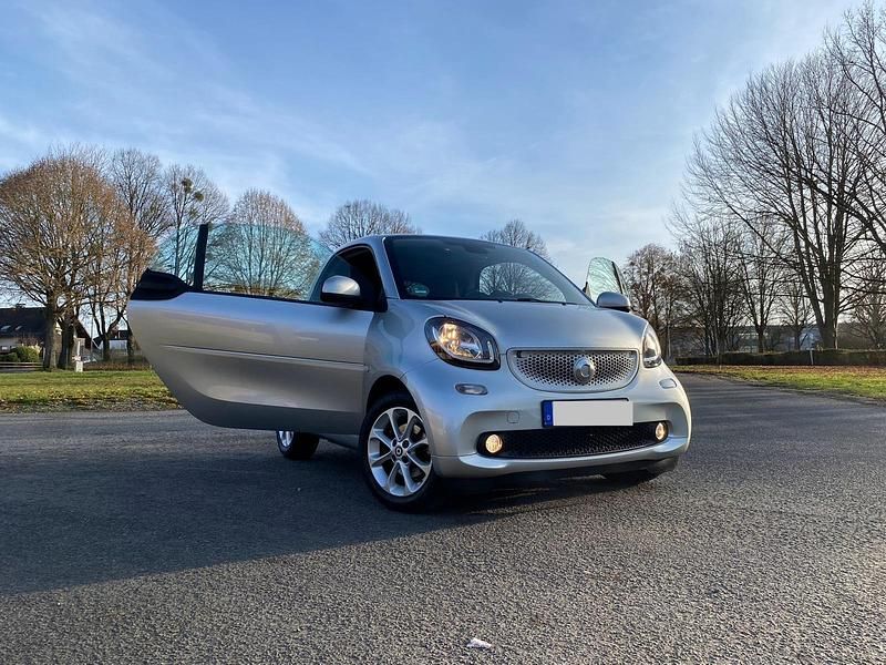 Silber Gebraucht 2017 Smart ForTwo Coupé Passion Coupé | 12.800 € (Fairer Preis) - Bild 1/4