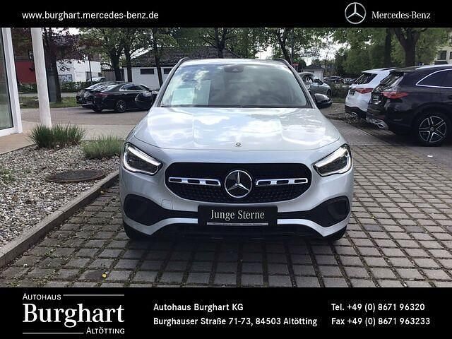 Gebraucht Mercedes GLA200 Progressive 163 PS (119 kW) 2022 Iridiumsilber SUV