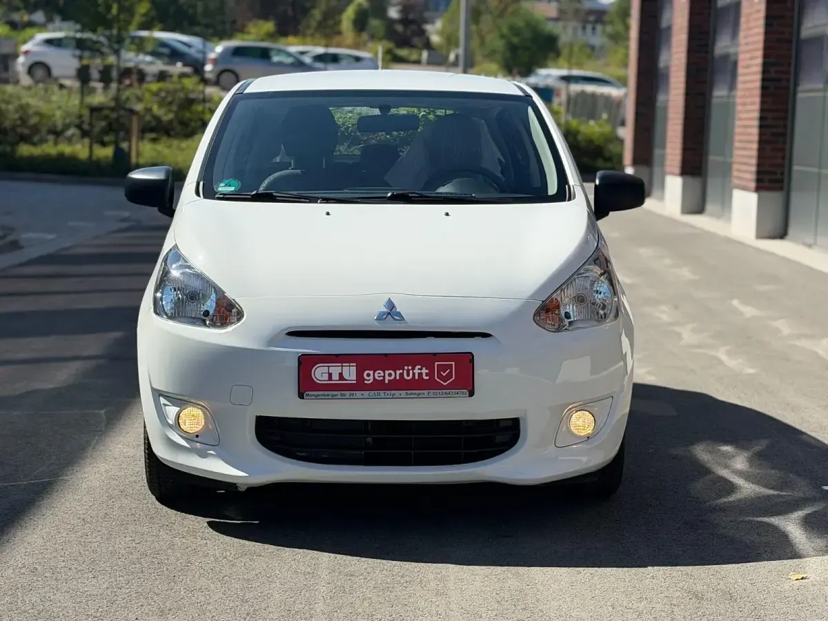 Gebraucht Mitsubishi Space Star Edition 71 PS (52 kW) 2015 Weiß Kleinwagen