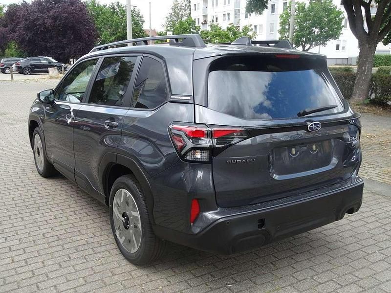 Neu Subaru Forester Exclusive+ 136 PS (100 kW) 2025 Magnetite  grey SUV