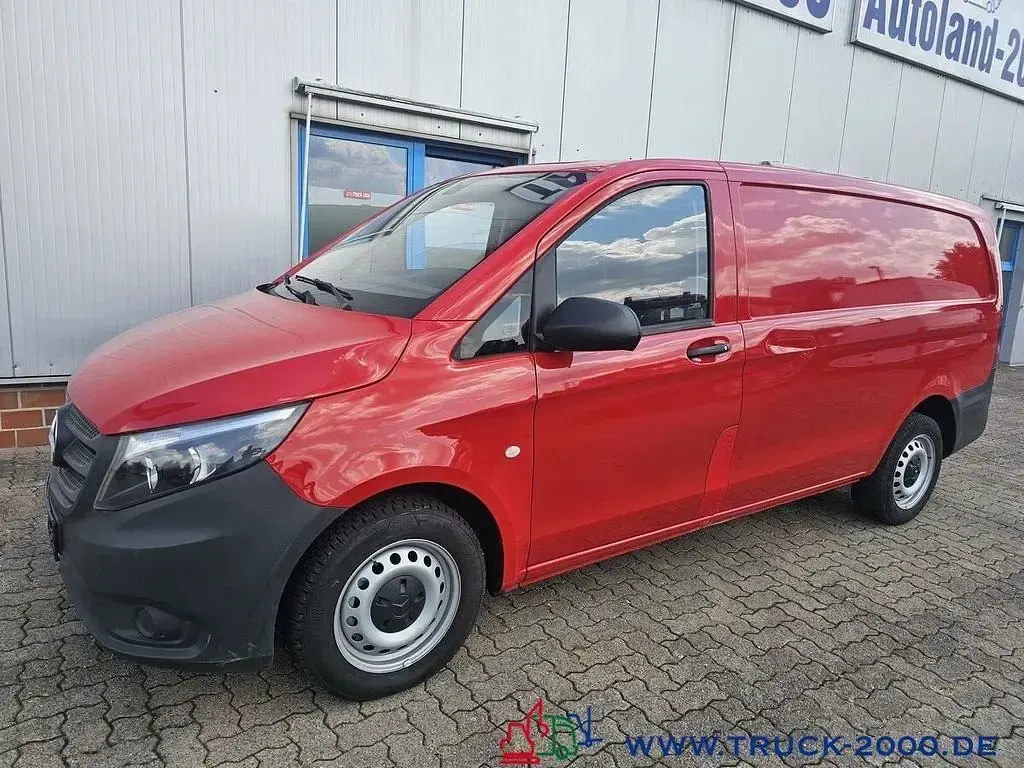 Gebraucht Mercedes Vito 88 PS (64 kW) 2017 Rot Van