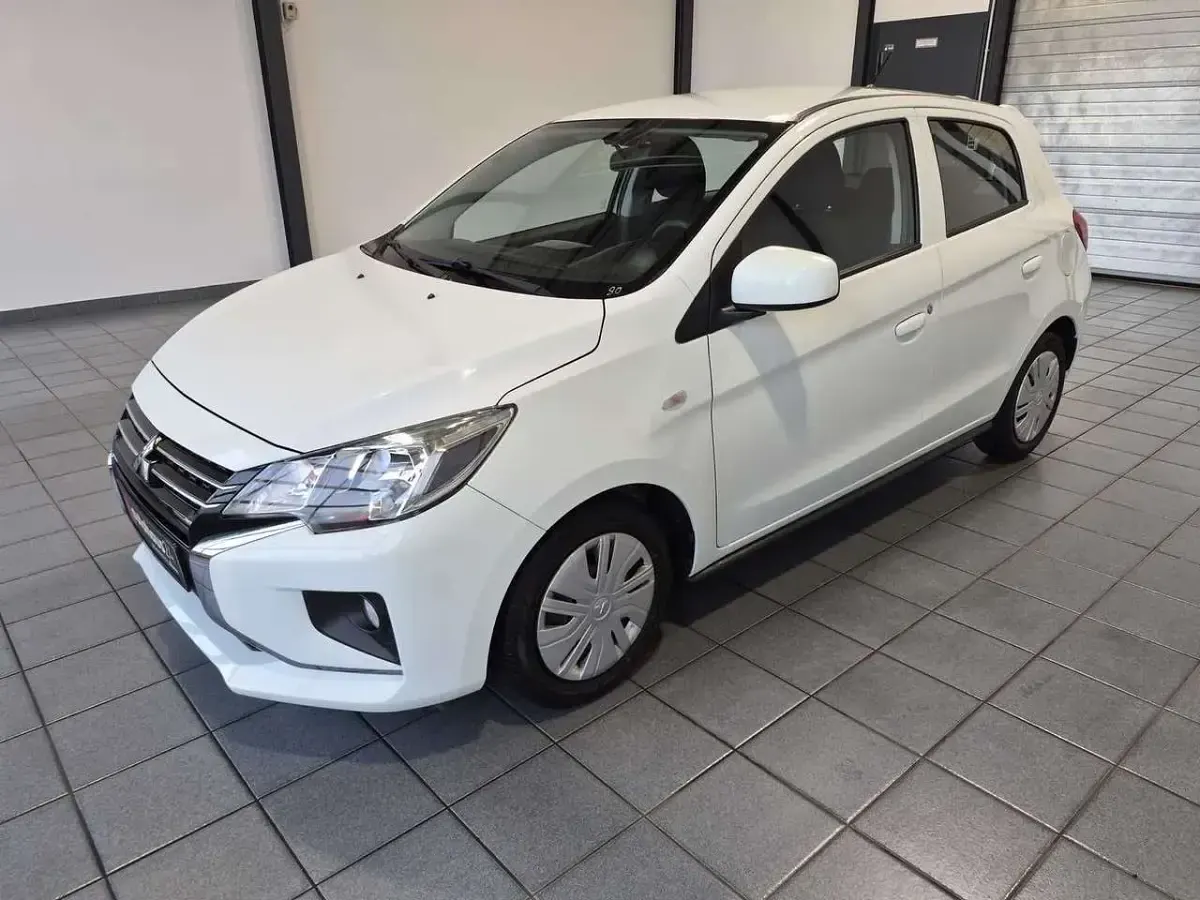 Gebraucht Mitsubishi Space Star Select 80 PS (58 kW) 2022 Weiß Kleinwagen