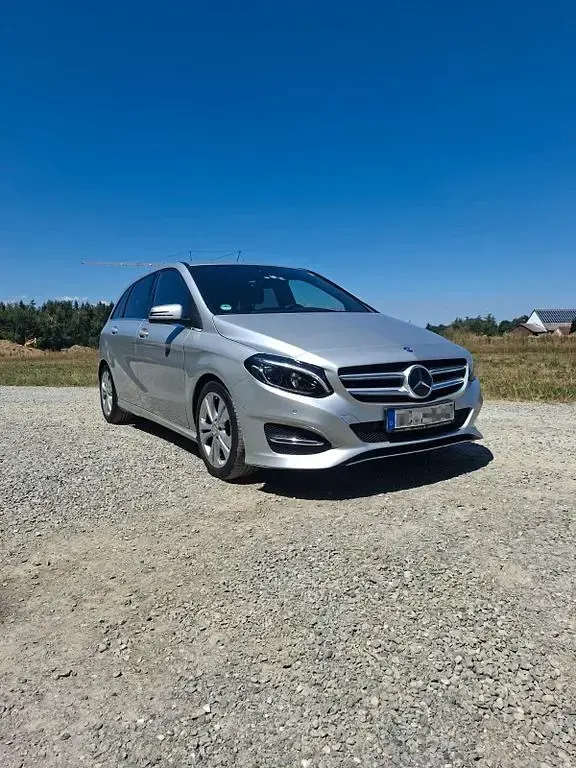 Gebraucht Mercedes B200 Urban 136 PS (100 kW) 2016 Silber Kleinwagen