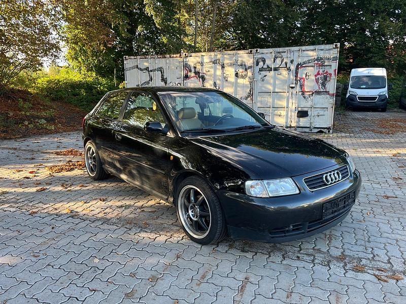 Schwarz Gebraucht 2000 Audi A3 Sport Kleinwagen | 800 € (Guter Preis) - Bild 1/4
